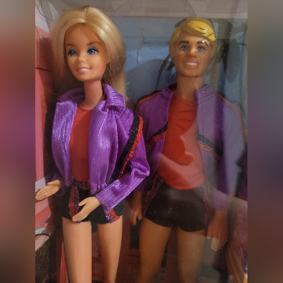 1980 Rollerskating Barbie and Ken - Picture 2 of 5